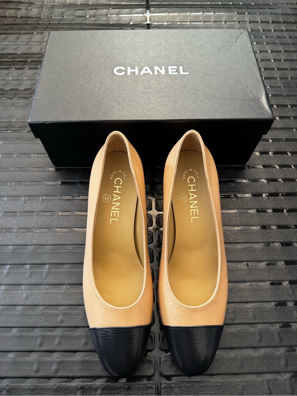 Two-Tone Cap-Toe Ballet Flats in Beige and Black
